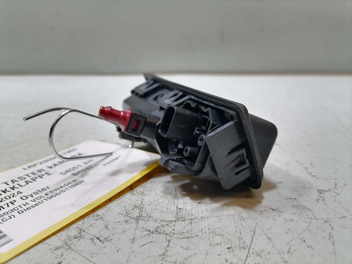 VW Passat B9 original Taster mit R&uuml;ckfahrkamera Heckklappe Kombi Bj.2024